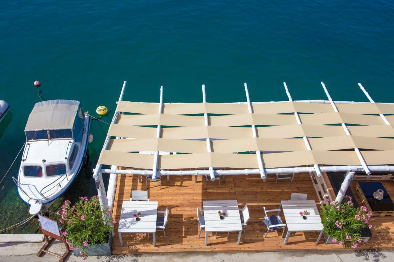 Olife Guesthouse Milna  Kültér fotó