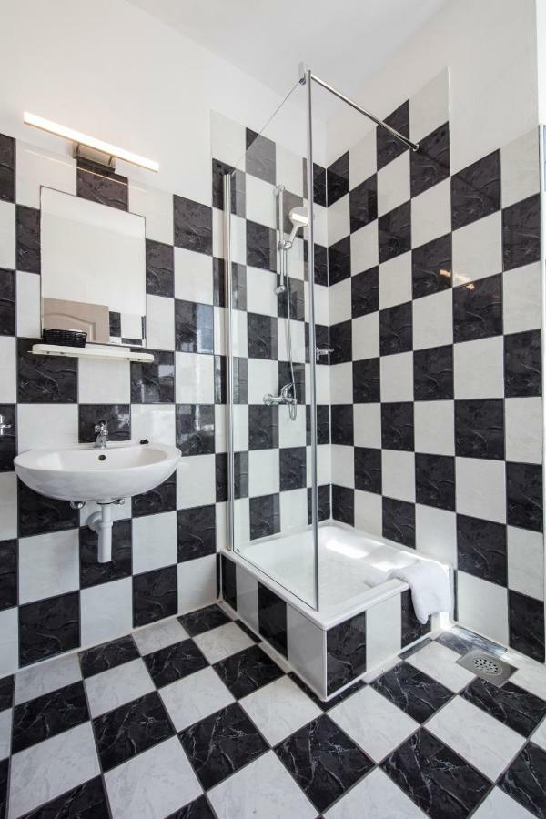 Olife Guesthouse Milna  Kültér fotó
